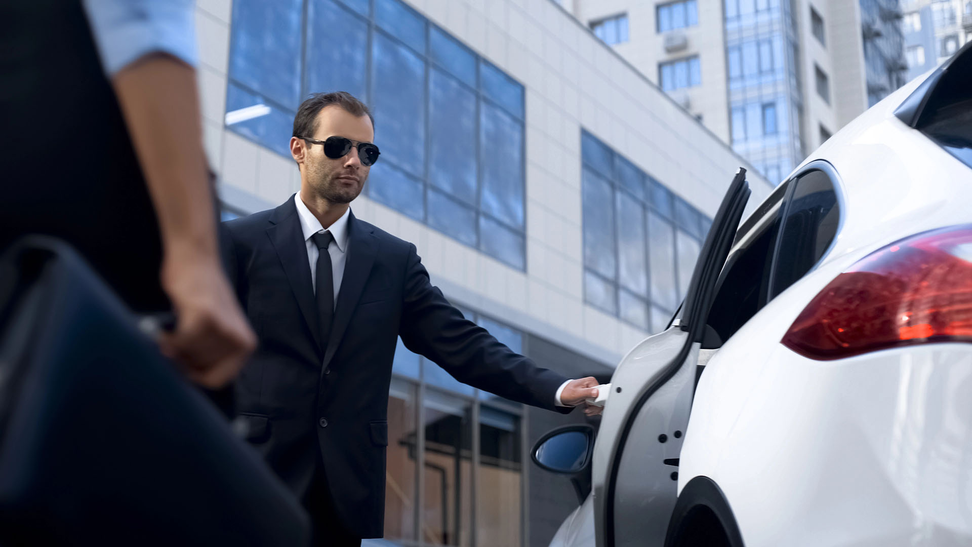 Do You Need Executive Protection? 7 Signs It’s Time to Hire a ...